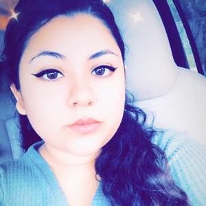 Meet your Posher, Yessenia